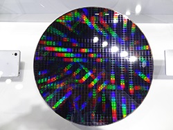 2025/11/6(2675号)主なヘッドライン｜CMOSセンサー、高画素化競争に