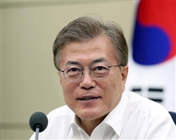5月10日、韓国大統領に就任した文在寅氏