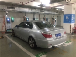 商業施設の駐車場は充電設備の設置が義務づけられている