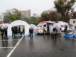 被災地の救護現場のイメージ