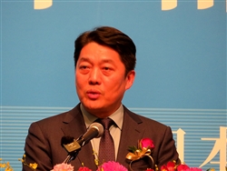 李洪偉氏