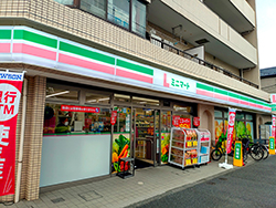 ローソンは新業態で「Lミニマート」を出店(写真は2号店の板橋西台三丁目店)
