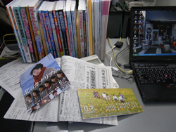 パンフレットを熟読することもサユリストの重要な仕事だ