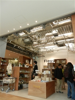 硬軟を織り交ぜて多様な店づくり（Floyd）