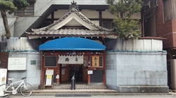 レトロで風情のある銭湯の外観