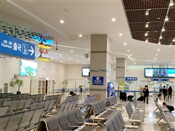 釜山港の旅客ターミナルは閑散としている