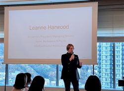 日本の女性社員にエールを送るLeanne Harwood氏