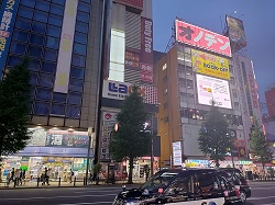 かつて外国人観光客を集めていた秋葉原の家電エリアだが、今は集客の中心が変わったように見える