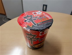 韓国の食品メーカーは関税にどう対応していくか（写真は日本でもおなじみの辛ラーメン）