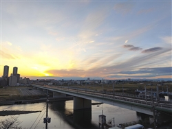 多摩川にかかる東急線。「蒲蒲線」整備はこれより手前あたりで行われる