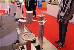 人件費の上昇で自動化推進、ロボットアームの展示が増加した