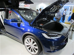 Tesla「Model X」