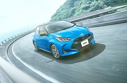 23年に国内で19.4万台を販売した「ヤリス」