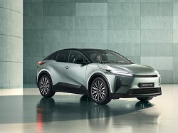 欧州仕様の「C-HR+」
