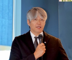 講演する竹政伊知朗氏