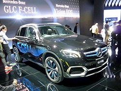 メルセデス・ベンツの「GLC F-CELL」（欧州、日本でのみ販売予定）