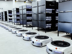 海外では多数のベンチャーが資金調達を実施（写真はギークプラスのロボット）
