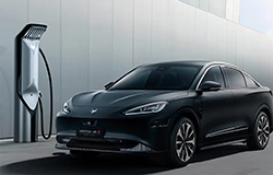 ファーウェイと共同開発した北汽新能源のEV「ARCFOX α-S」（同社リリースより）