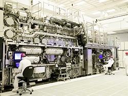 ASMLはEUVが増加してプラス成長を達成