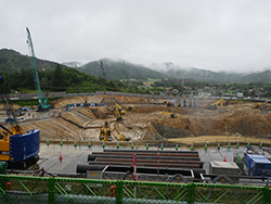 国内でもメモリー投資が活況（写真：マイクロン広島工場の拡張工事）