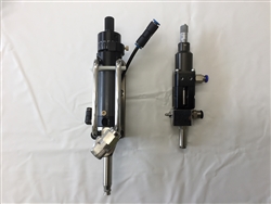 スプレーガン（左）とミストフォグ発生器