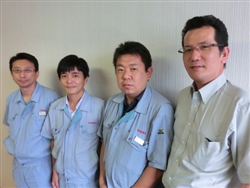 伸和コントロールズの九州スタッフ（右から楠本氏、西村氏、大坪氏、江縫氏）