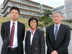 沖縄高専の技術講演会の講師陣（センターが秋元理恵子氏）