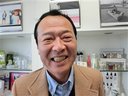 （株）ブルーム　代表取締役　 山﨑信二氏（ジャパン・コスメティックセンター代表理事も兼任）