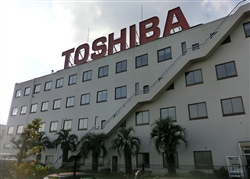 もはや崖っぷちの東芝はどこへ行くのか（鶴見線海芝浦駅前にある東芝の工場）