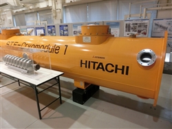 岩手県盛岡の先端科学技術研究センターに展示中のクライオモジュール 