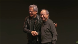 2024年11月に東京で開催されたエヌビディアのイベント「AI Summit Japan」で対談したジェンスン・フアン氏と孫正義氏（エヌビディアの発表動画より）
