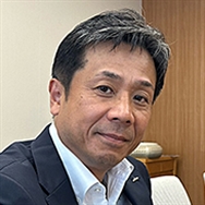 山田芳弘氏