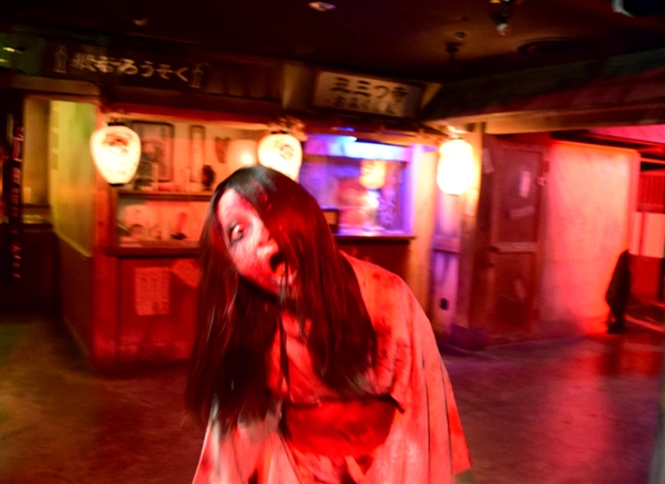 真夏のお化け体験 商業施設新聞